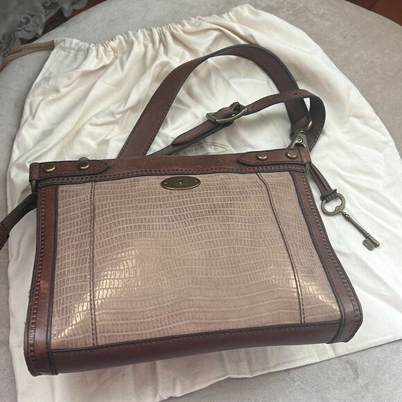 Fossil RARE Bronze Gold Soft Leather Messenger Crossbody w\Skeleton key - Picture 8 of 11